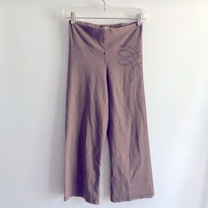 Tan cotton yoga capri pants by Dude Girl